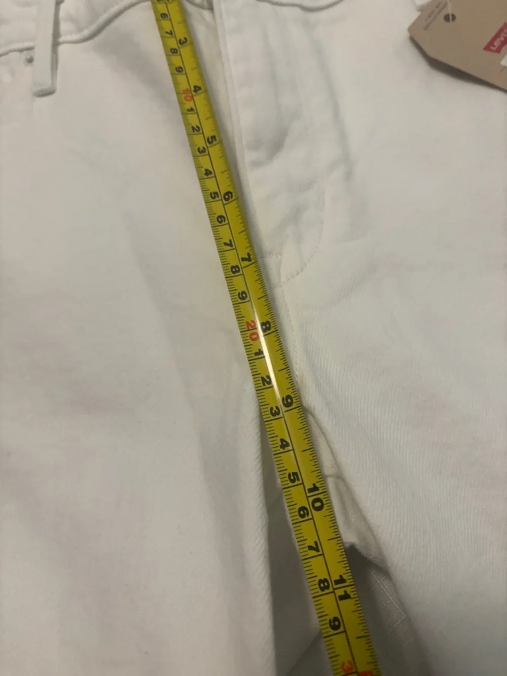 Levi's White Denim Bermuda Shorts - Classic Five-Pocket Style SZ 31 casual NWT - Picture 8 of 9